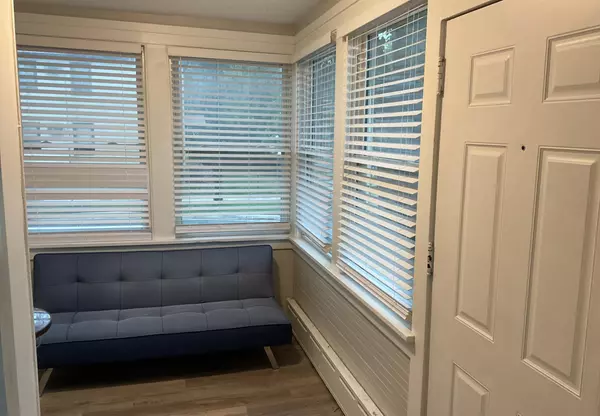 Minneapolis, MN 55408,3300 Grand AVE S