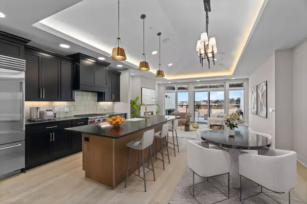 1 Hill Farm RD #303, North Oaks, MN 55127