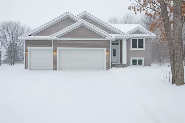 510 Lois LN, Lino Lakes, MN 55014