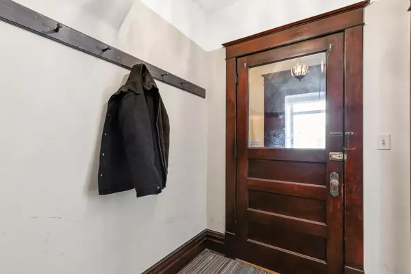 Minneapolis, MN 55413,1222 6th ST NE