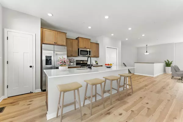 10377 Birchwood CIR, Victoria, MN 55318