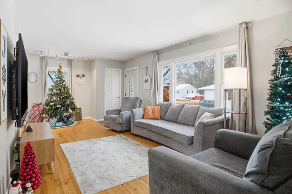 6110 Regent AVE N, Brooklyn Center, MN 55429