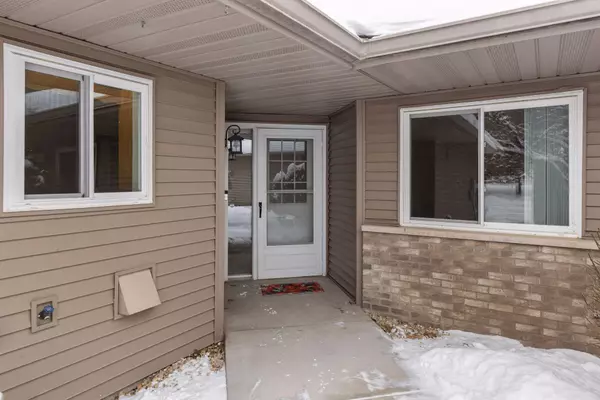 Circle Pines, MN 55014,7095 Ivy Ridge LN