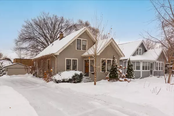 Minneapolis, MN 55417,3324 Weenonah PL