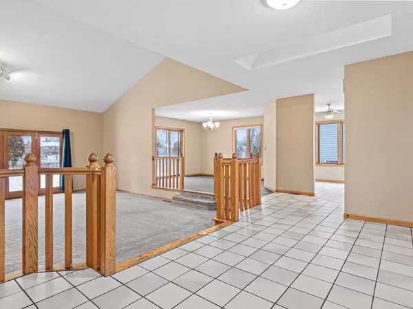 Little Canada, MN 55109,831 Windrow DR