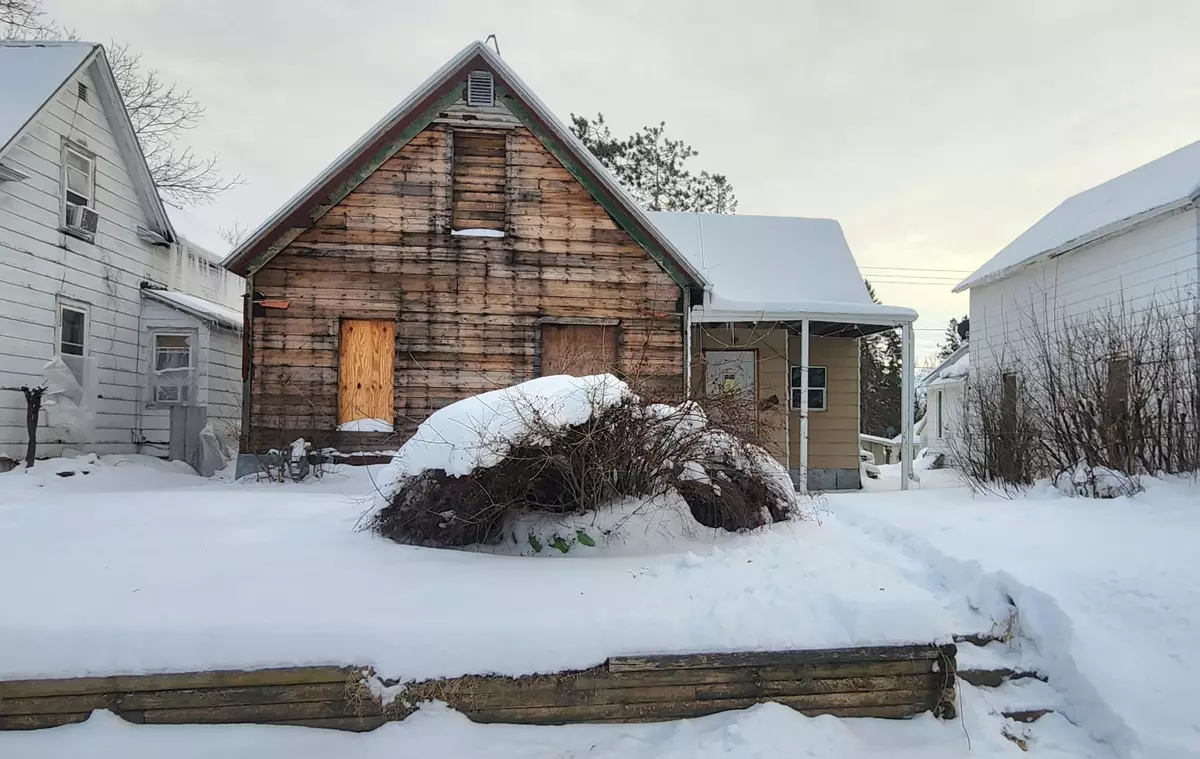 Sandstone, MN 55072,217 1st ST