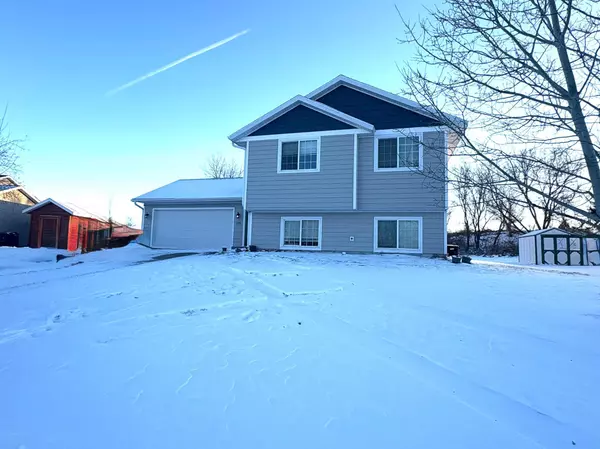 1170 Coakley ST, Paynesville, MN 56362