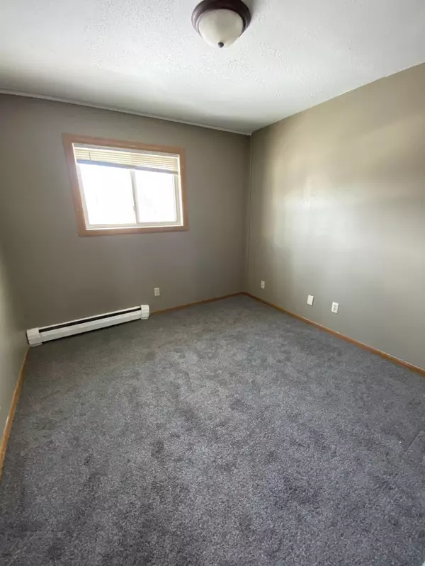 Marshall, MN 56258,901 Pearl AVE #208