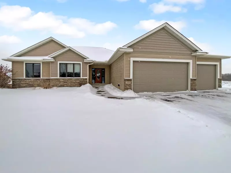 515 Saxon DR, Elko New Market, MN 55054