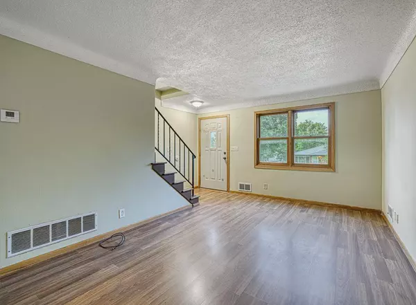 South Saint Paul, MN 55075,456 10th AVE S