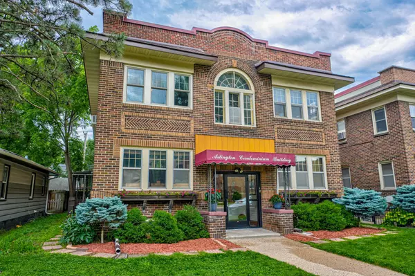 Minneapolis, MN 55419,4720 Nicollet Ave 4 #4