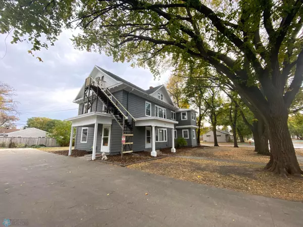 Fargo, ND 58103,826 21ST ST S