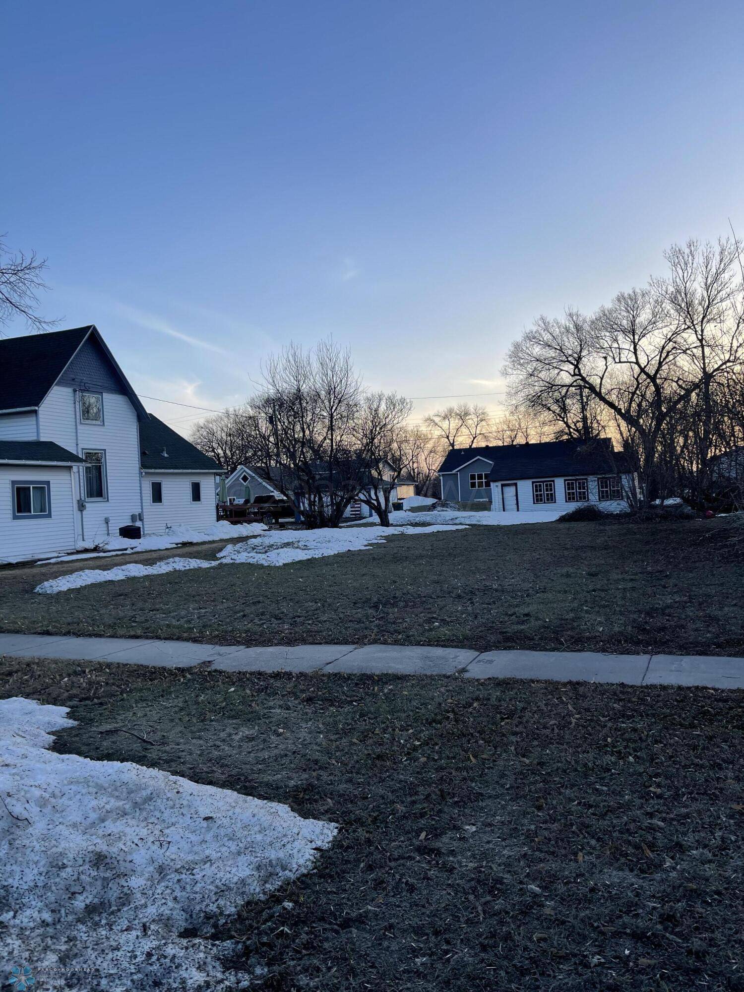 Casselton, ND 58012,412 LANGER AVE S