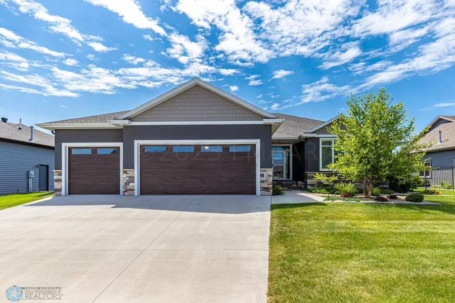 2865 MCLEOD DR E, West Fargo, ND 58078