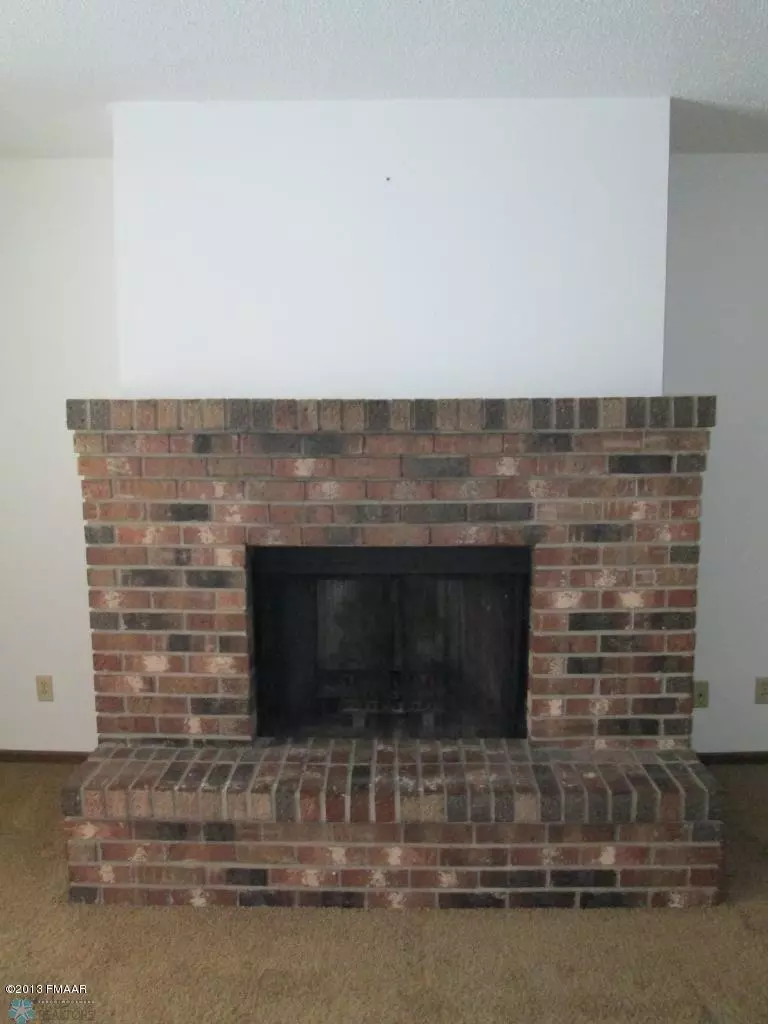 Fargo, ND 58103,2402 18 ST S ##7