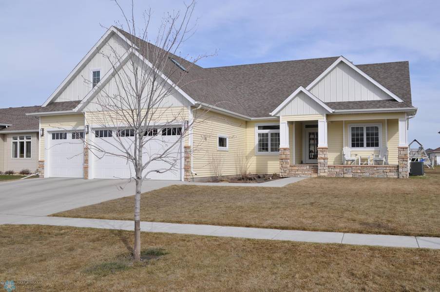 1839 Queensbury ST, West Fargo, ND 58078