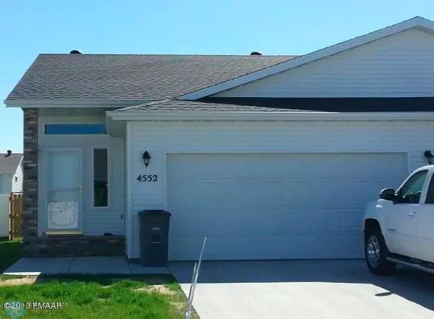4552 PRAIRIE DR S, Moorhead, MN 56560