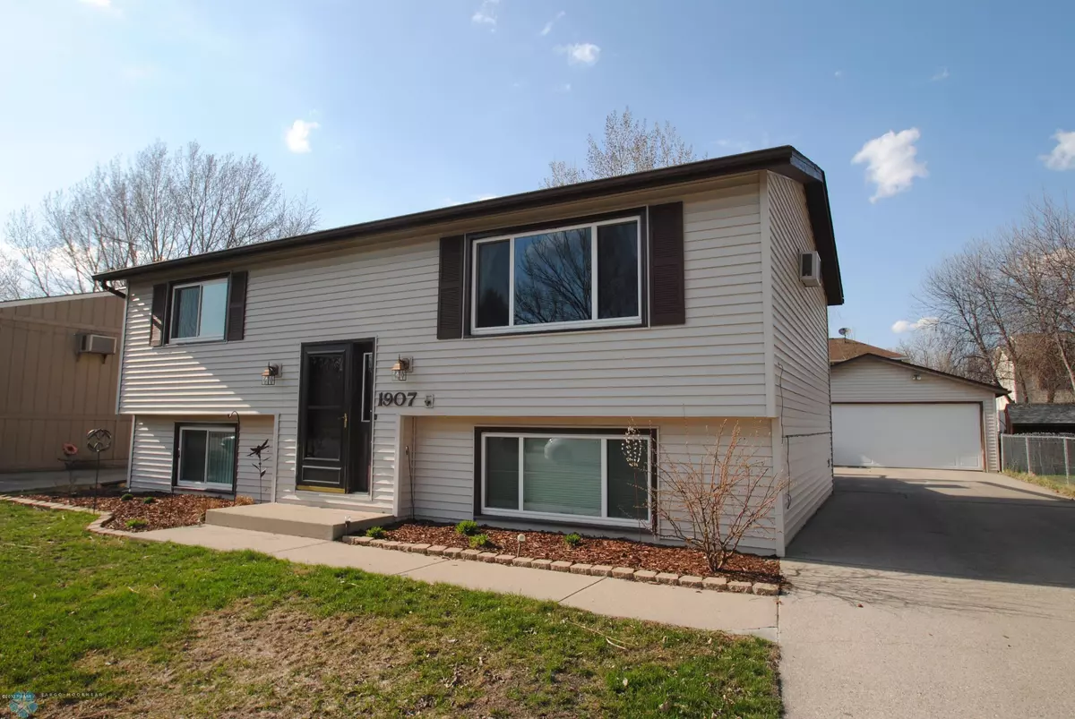 Fargo, ND 58103,1907 28 AVE S