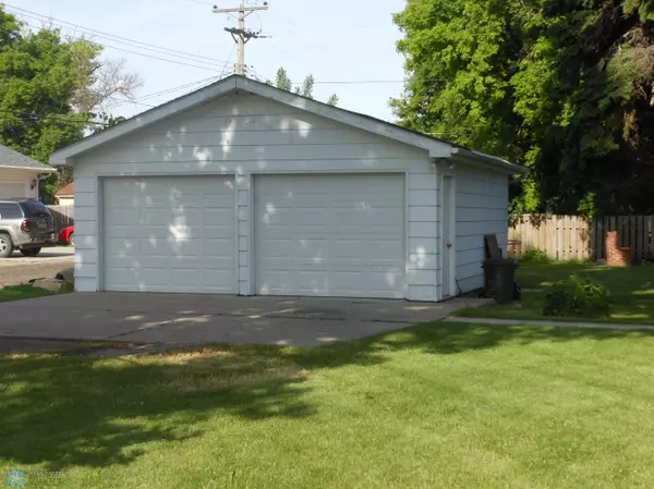 Dilworth, MN 56529,10 3RD ST NE