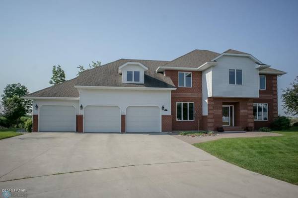 1944 ROSE CREEK DR S, Fargo, ND 58104
