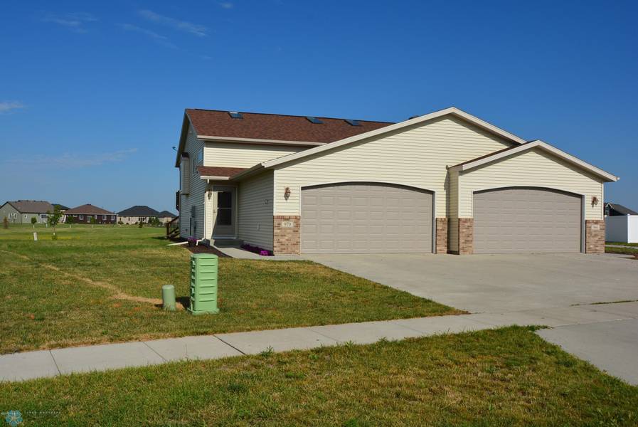 970 PARKWAY DR, West Fargo, ND 58078