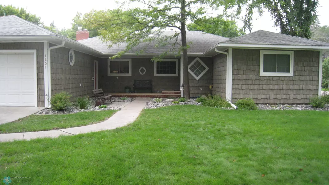 1601 7TH ST S, Fargo, ND 58103
