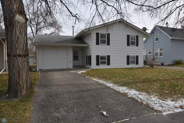 1120 14TH ST N, Moorhead, MN 56560