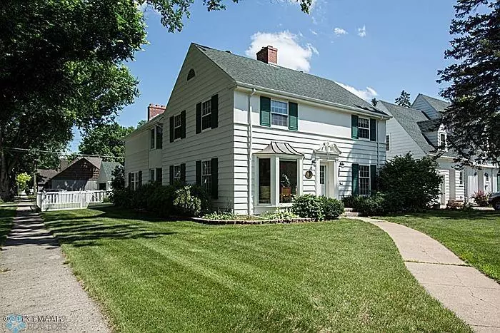 Fargo, ND 58103,1604 9TH ST S