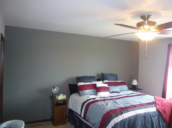 Fargo, ND 58104,4869 35TH AVE S