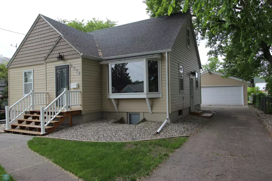 1324 7TH AVE N, Moorhead, MN 56560