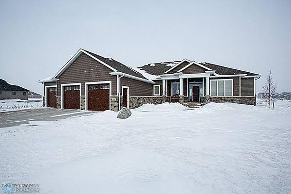 808 48 AVE W, West Fargo, ND 58078