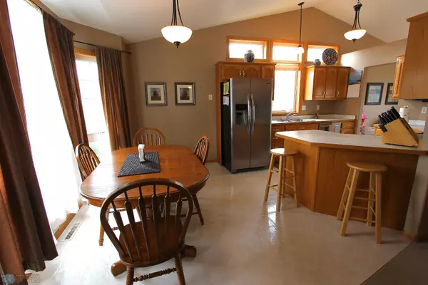 Fargo, ND 58103,2809 PARKVIEW DR S