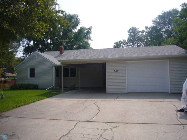 207 3RD ST NW, Dilworth, MN 56529