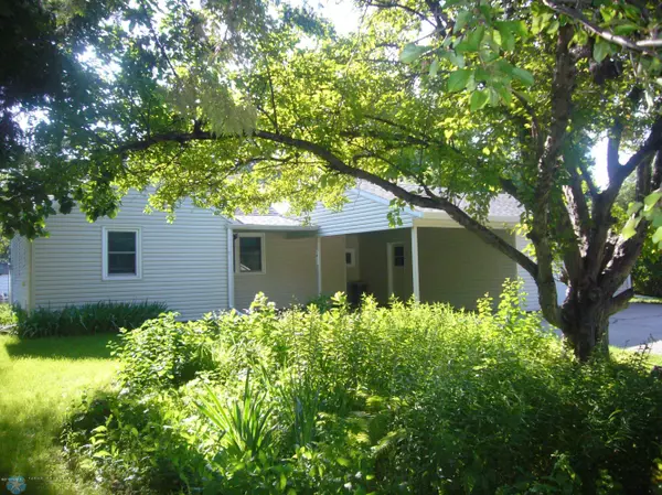 Dilworth, MN 56529,207 3RD ST NW