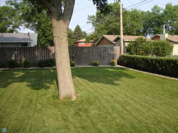Fargo, ND 58102,117 24TH AVE N