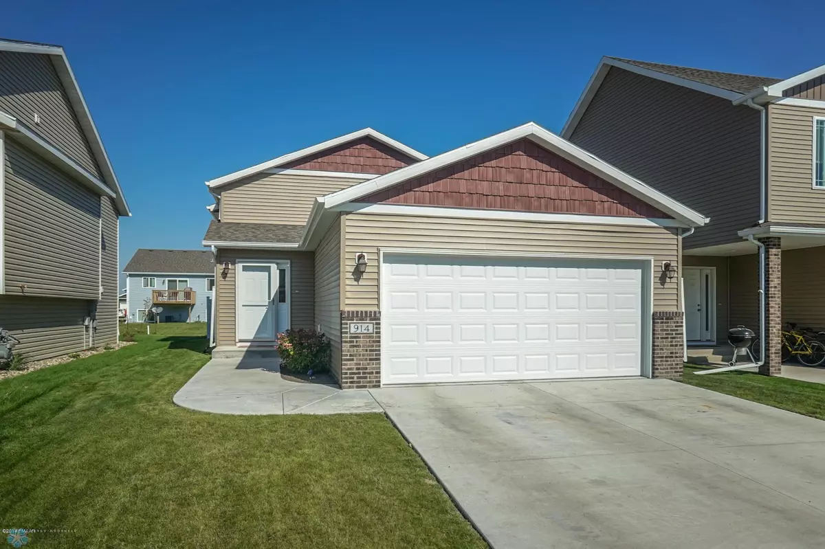 West Fargo, ND 58078,914 31 AVE W