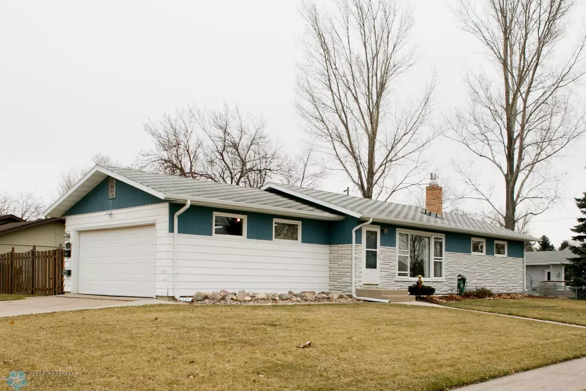 Moorhead, MN 56560,642 CEDAR LN