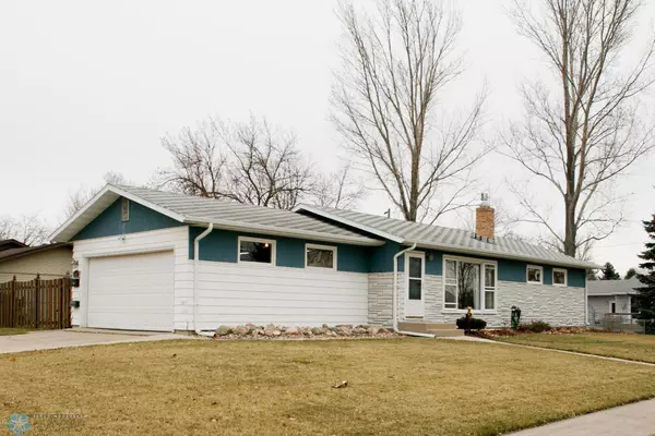 642 CEDAR LN, Moorhead, MN 56560