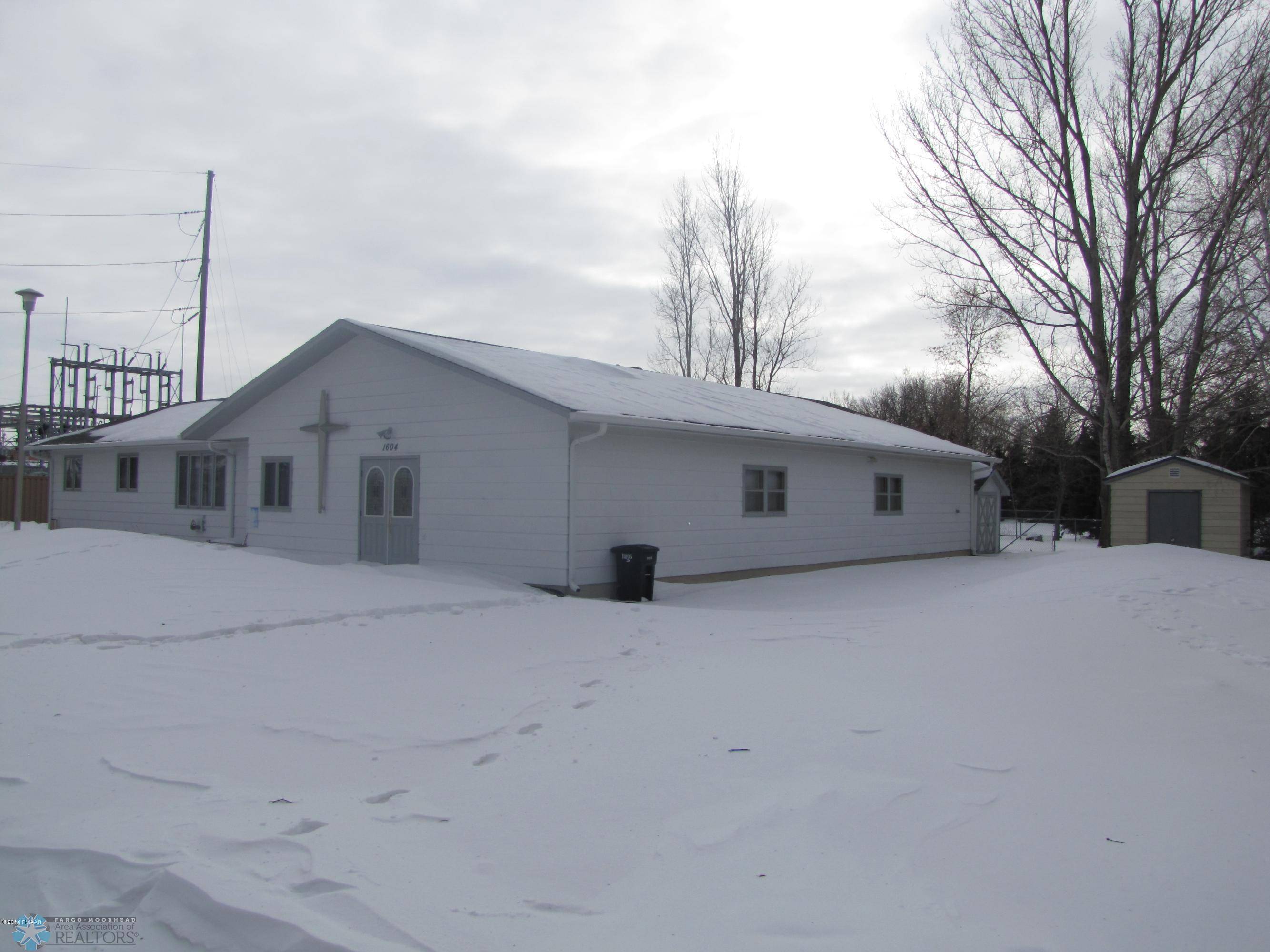 1604 52 AVE S, Fargo, ND 58104