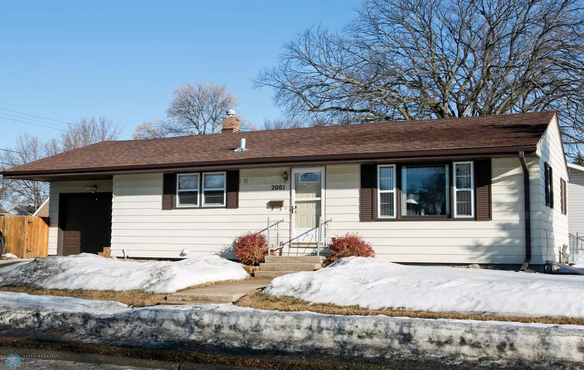 Fargo, ND 58103,2001 9 AVE S