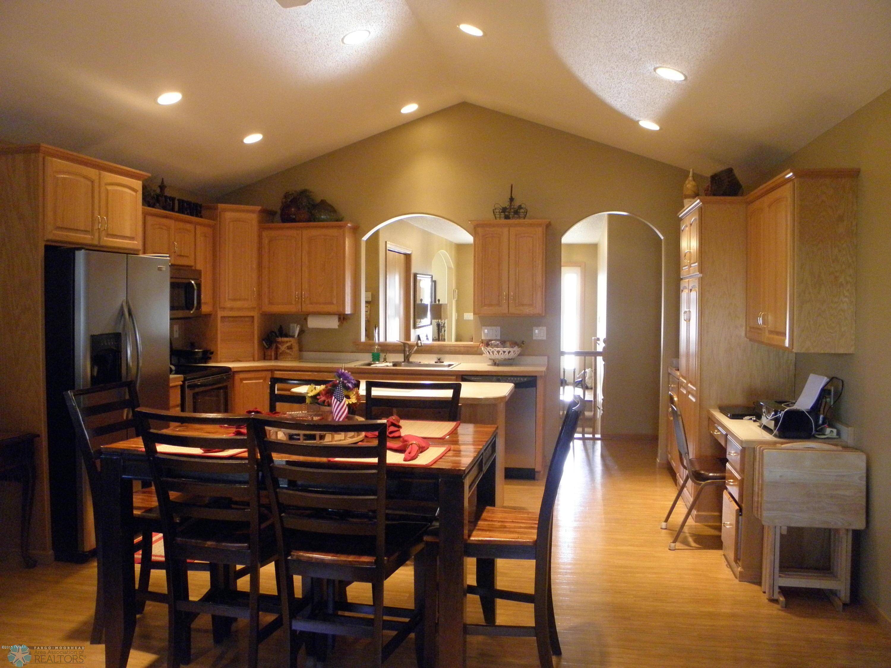 Fargo, ND 58104,3824 22ND ST S