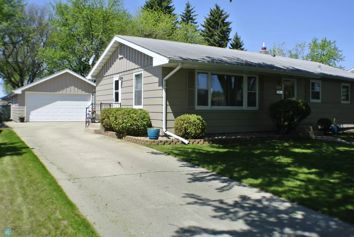 Moorhead, MN 56560,1309 10TH ST N