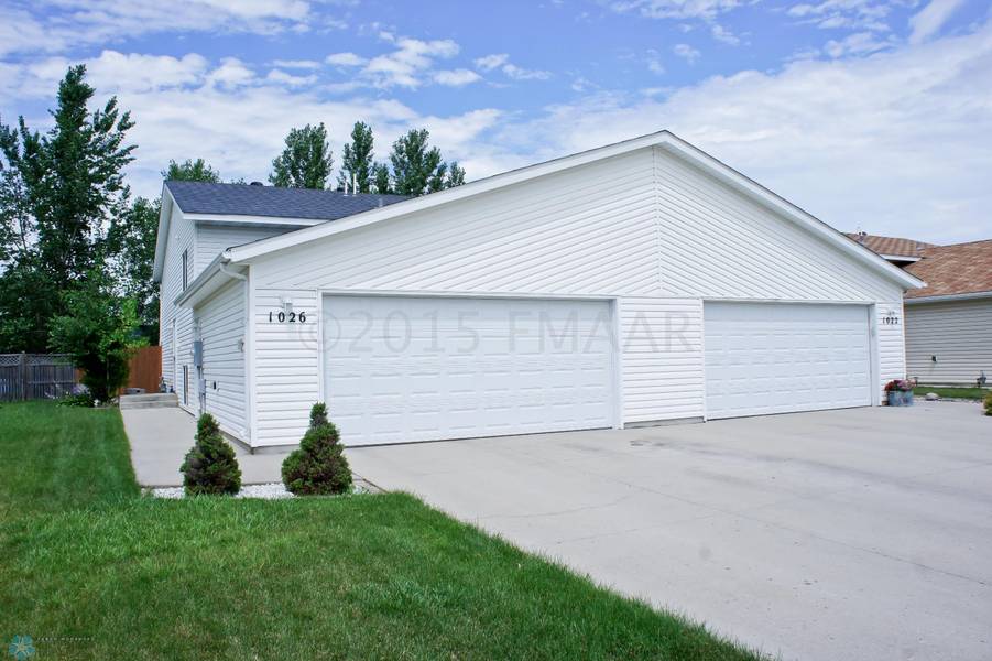 1026 OAK PL, West Fargo, ND 58078