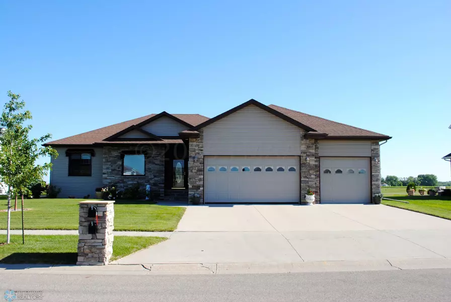 1016 36TH STREET CIR S, Moorhead, MN 56560