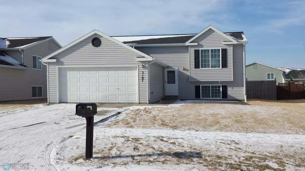 3107 34TH ST S, Moorhead, MN 56560