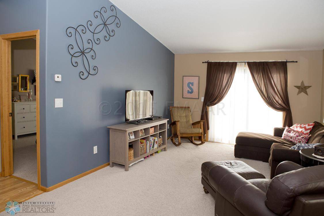Fargo, ND 58104,4266 39 AVE S