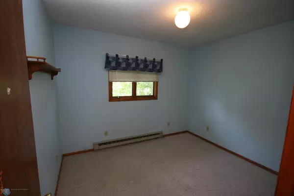 Hillsboro, ND 58045,122 7TH AVE NW