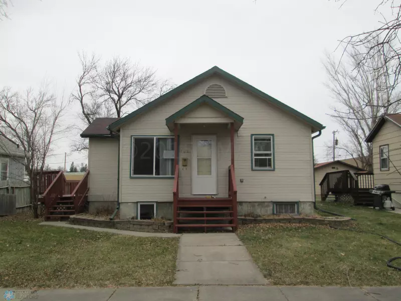 122 2 AVE W, West Fargo, ND 58078