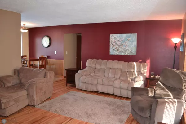Moorhead, MN 56560,513 MAPLE LN