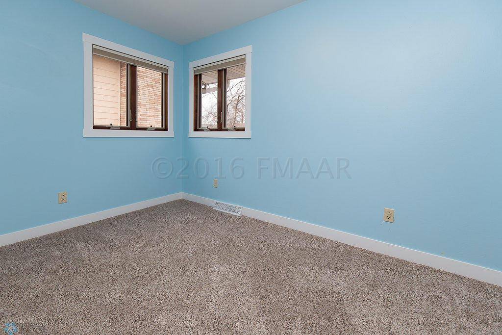 Fargo, ND 58102,3113 9 ST N